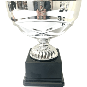 Coppa sportiva con base in plastica nera e tazza in metallo